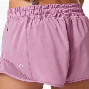 LULULEMON HOTTY HOT SHORT 2.5” | SIZE 10 | JUBILEE | EUC